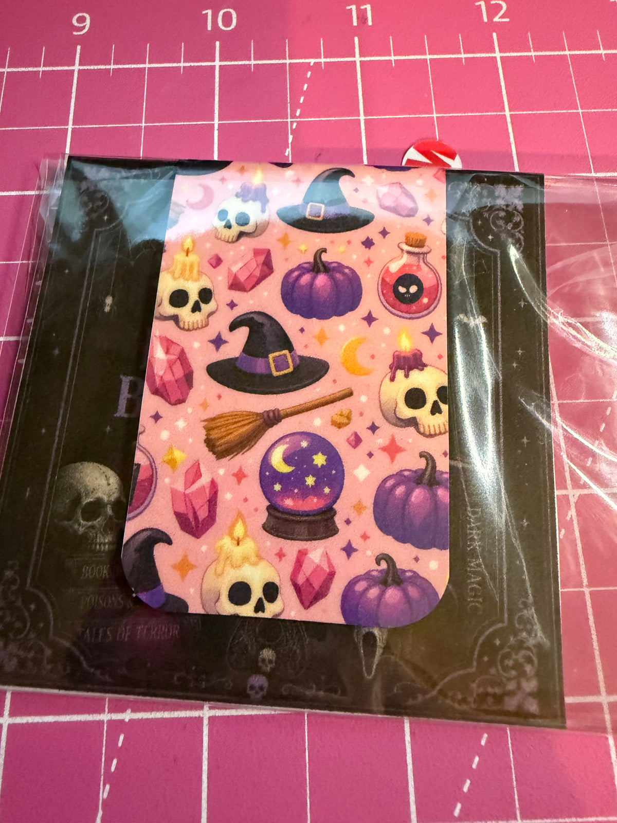 Magnetic bookmark pink witch